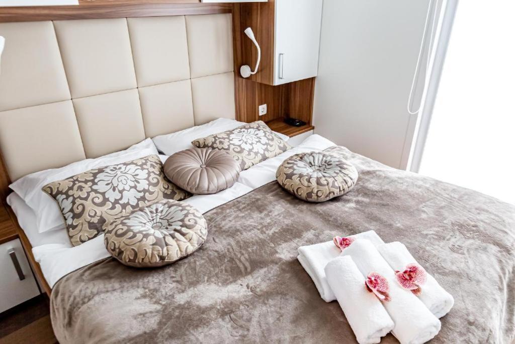 Floating Sea House Aurora Villa ปอร์โตรอซ ภายนอก รูปภาพ