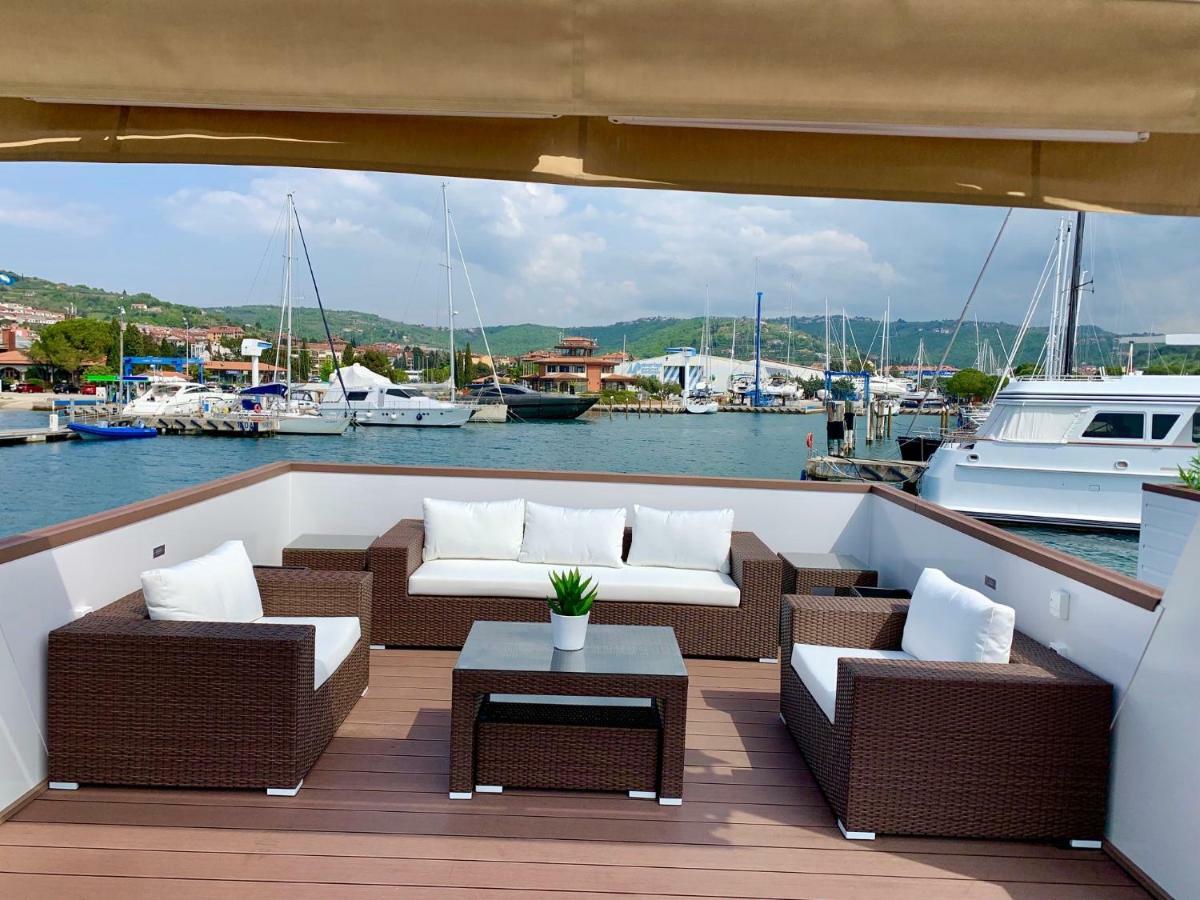 Floating Sea House Aurora Villa ปอร์โตรอซ ภายนอก รูปภาพ