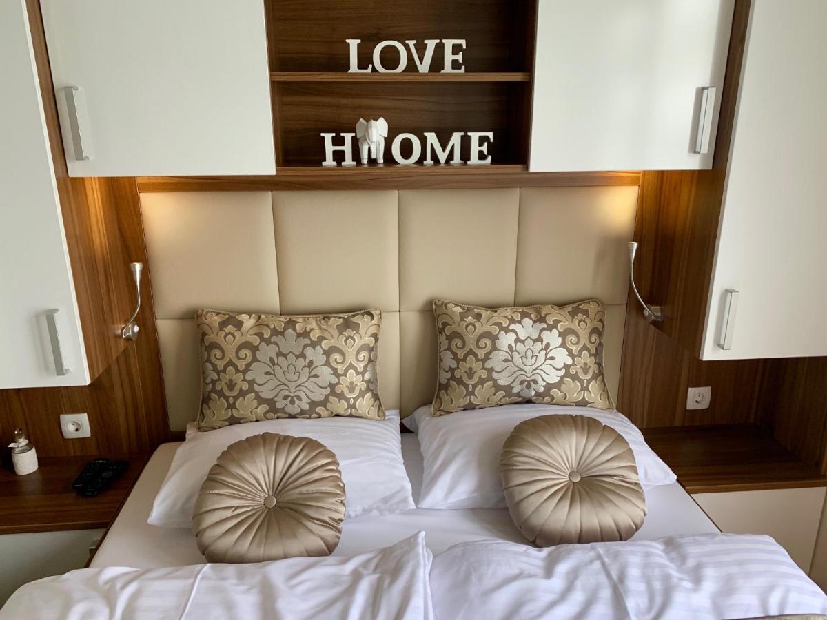 Floating Sea House Aurora Villa ปอร์โตรอซ ภายนอก รูปภาพ